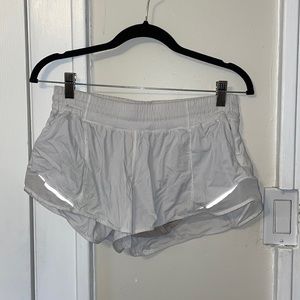 Lululemon low rise hotty hot shorts
